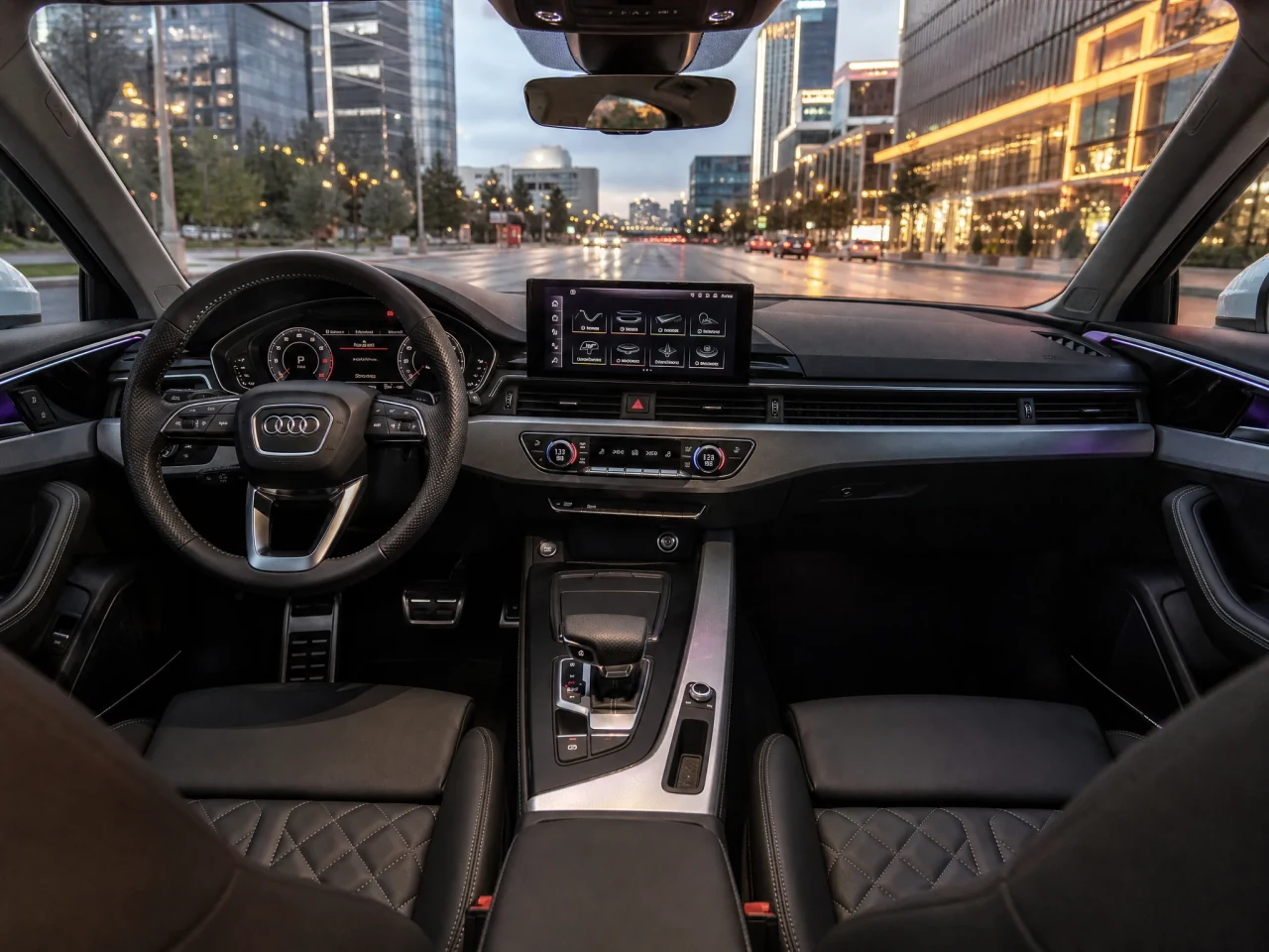 Audi A4 — салон