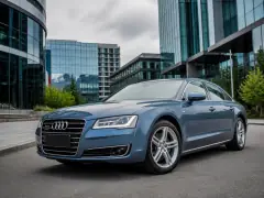 Audi A8 2016 — спереди
