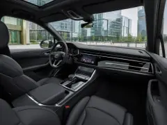 Audi Q7 2021 — салон