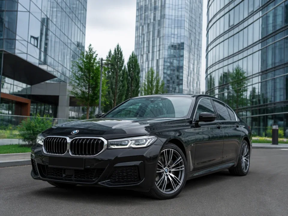BMW 5 Series 2022 — аренда в Алматы