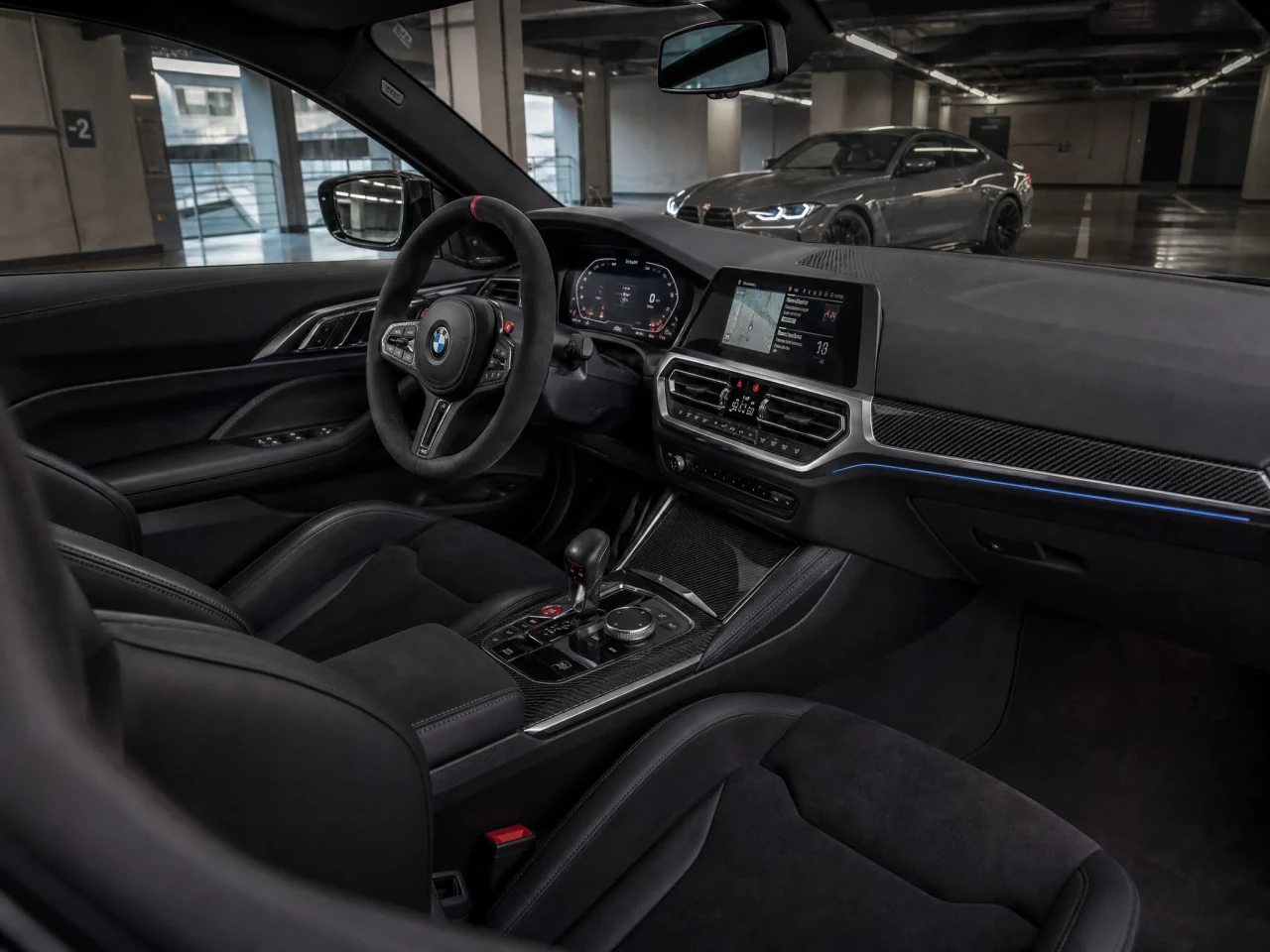 BMW M4 — салон