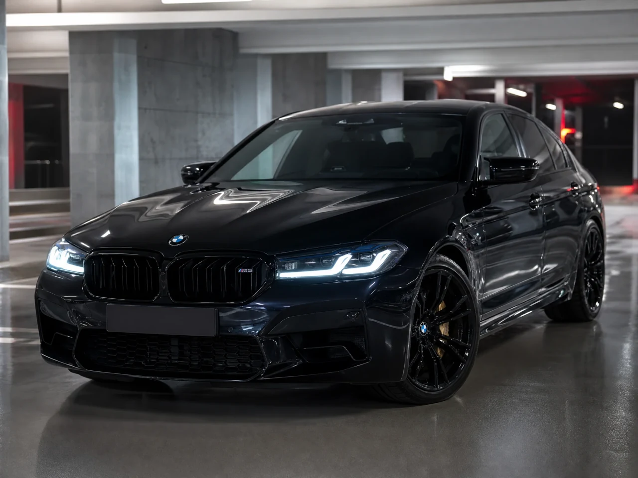 BMW M5 — аренда в Алматы