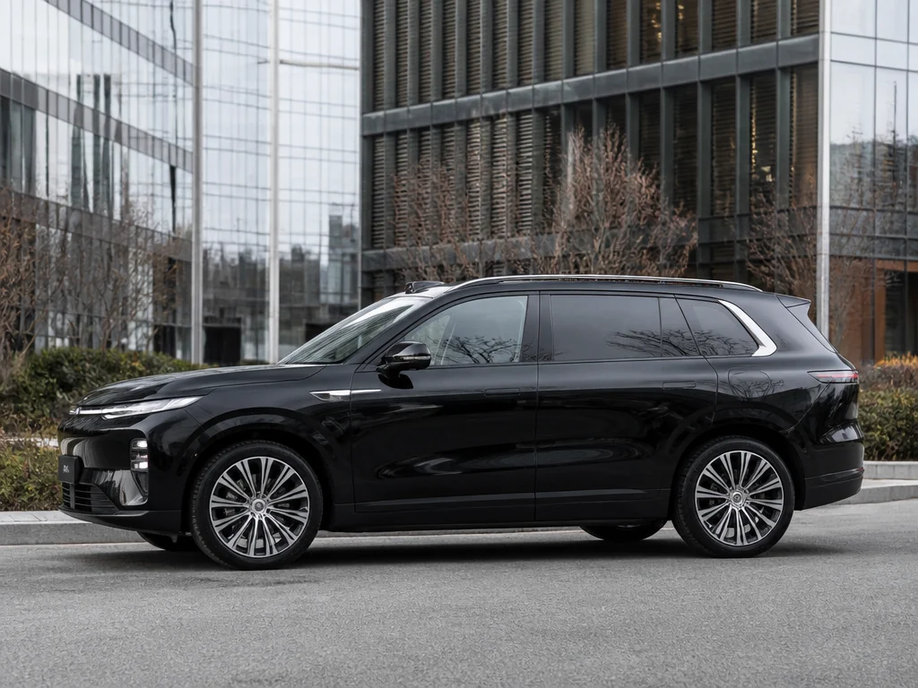 Changan Deepal S09 2026 — сбоку