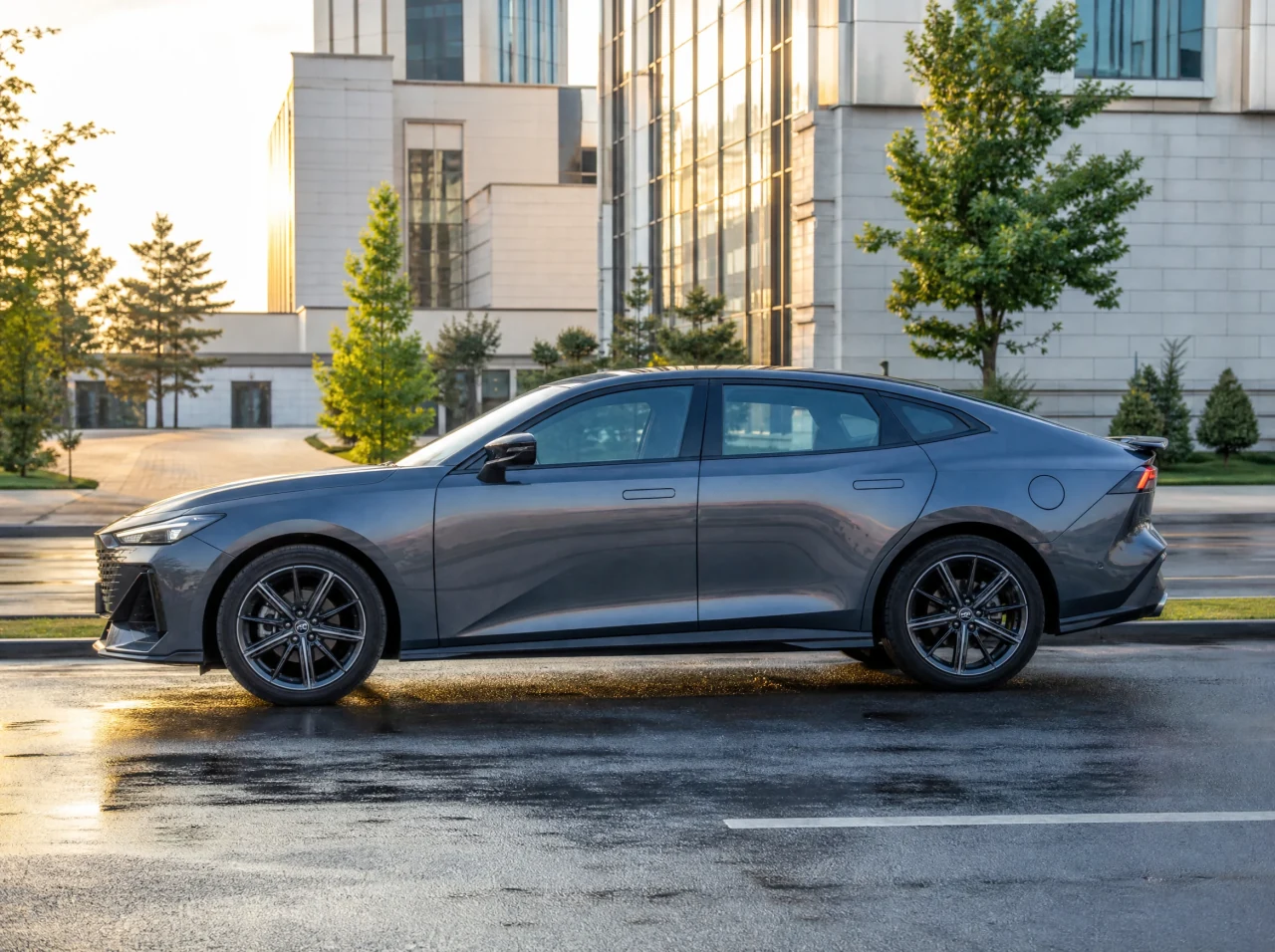 Changan UNI-V — сбоку