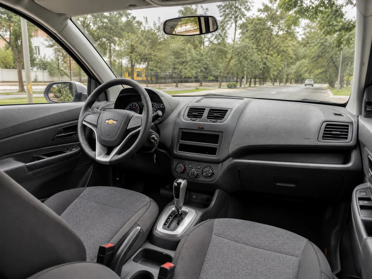 Chevrolet Cobalt — салон