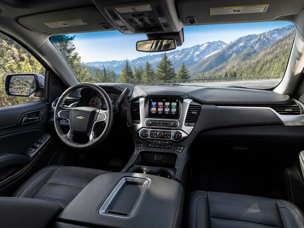 Chevrolet Tahoe 2016 — салон