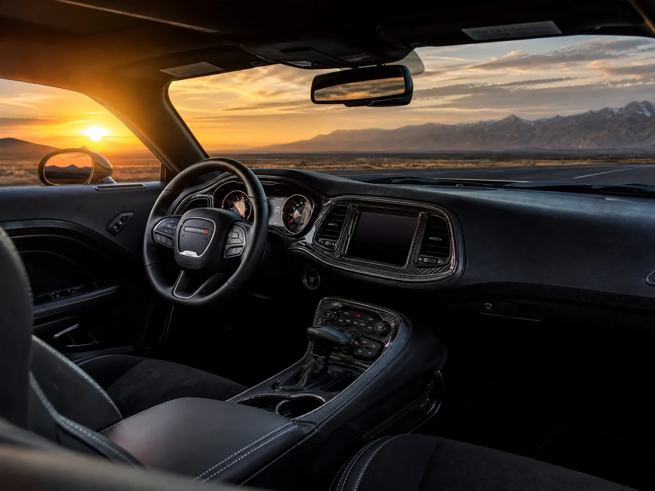 Dodge Challenger — салон