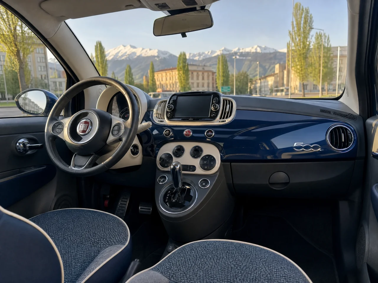 Fiat 500 — салон