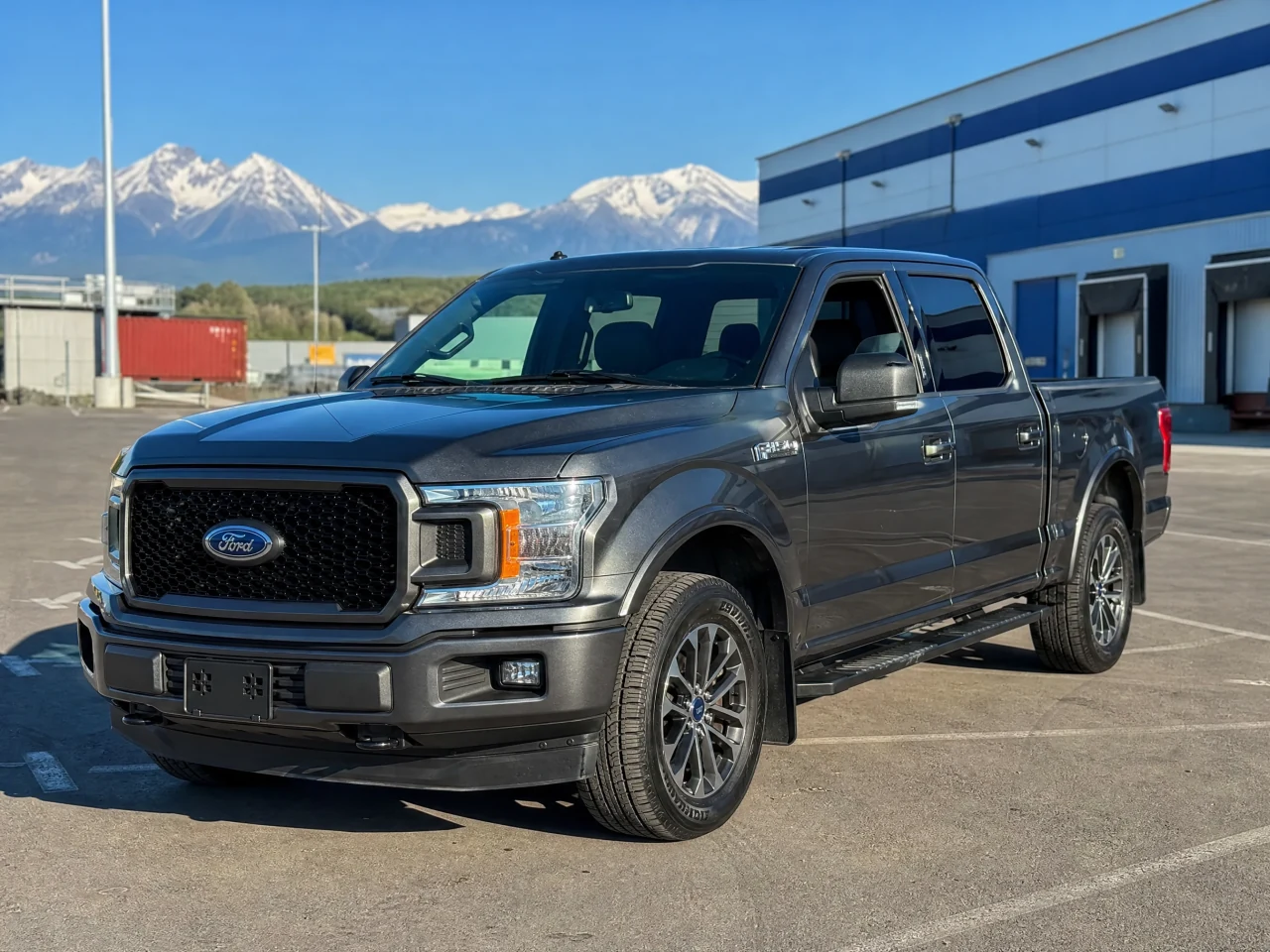 Ford F-150 — спереди