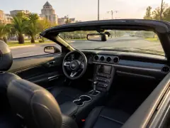 Ford Mustang Convertible 2021 — салон