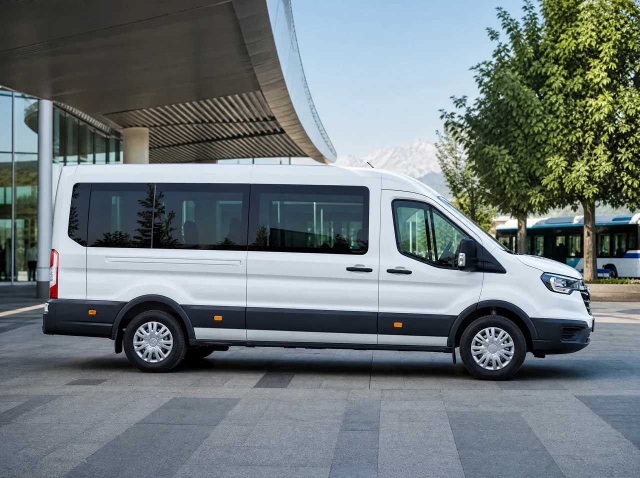 Ford Transit — сбоку