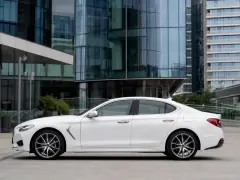 Genesis G70 2021 — side view
