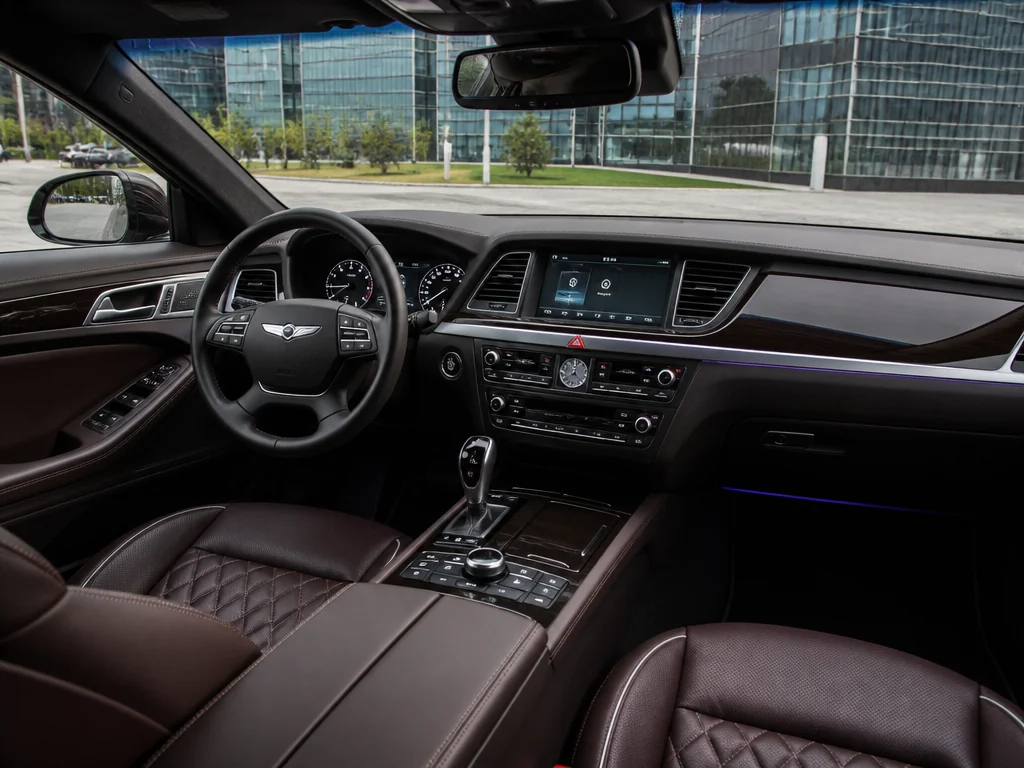 Genesis G80 2018 — салон