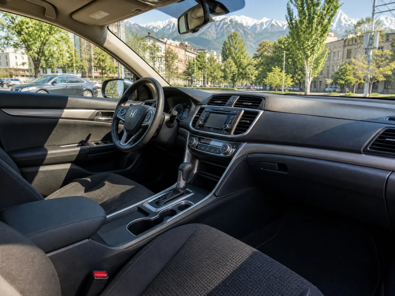 Honda Accord — салон