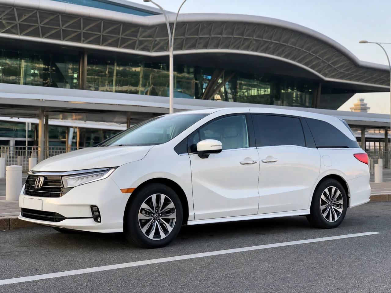 Honda Odyssey — сбоку