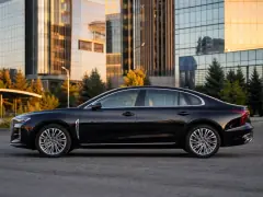 Hongqi H5 2023 — сбоку