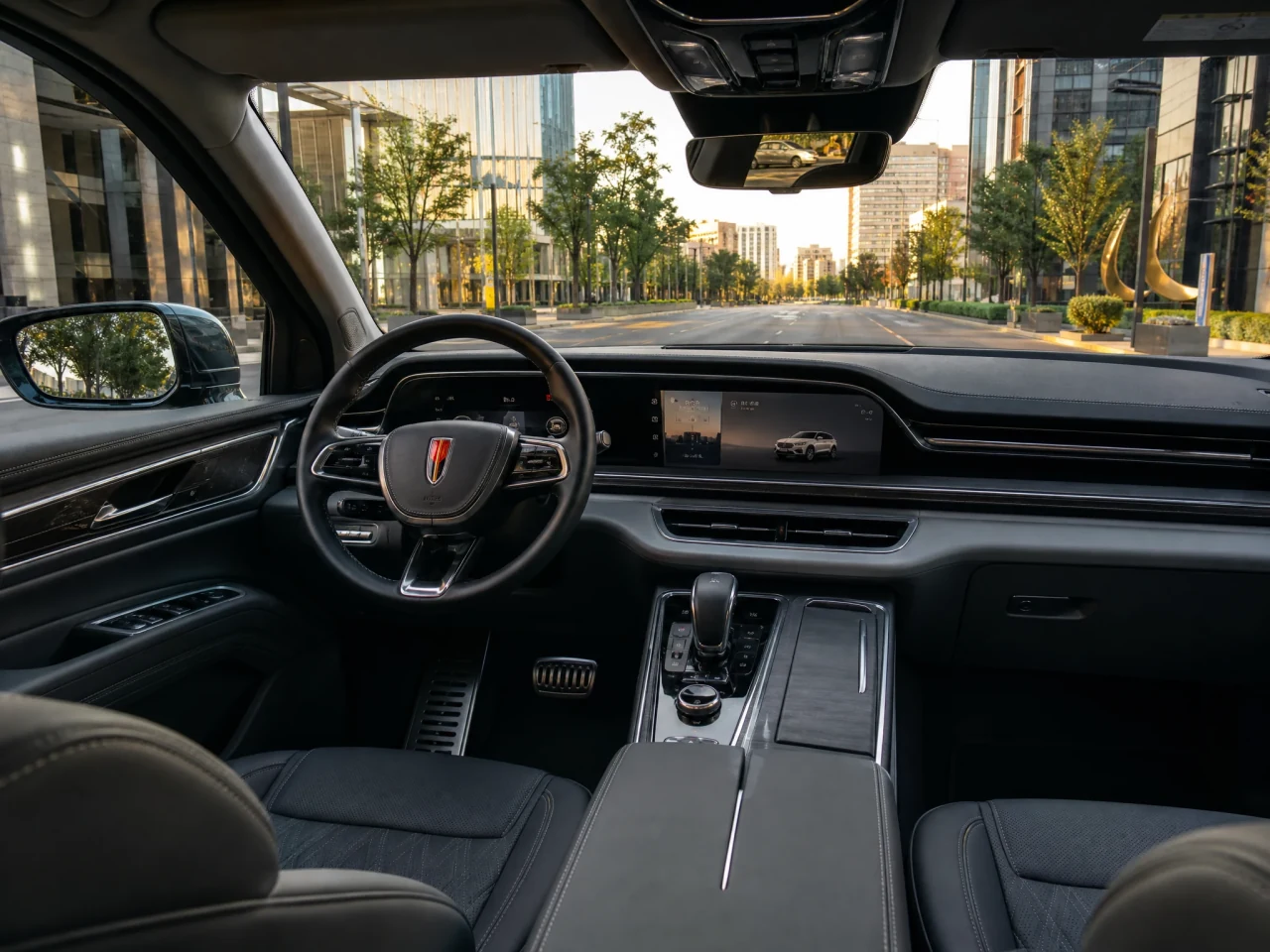 Hongqi LS7 — салон