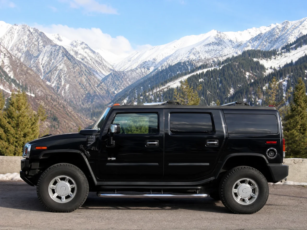 Hummer H2 — сбоку
