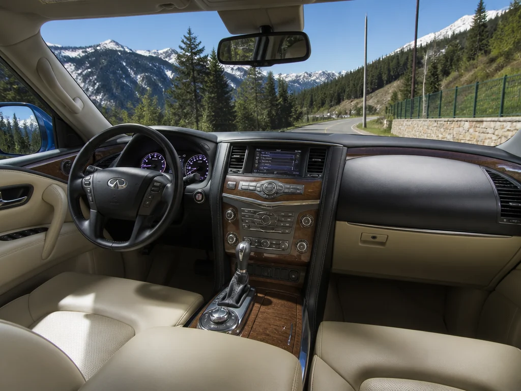 Infiniti QX80 2014 — салон