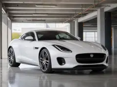 Jaguar F-Type 2021 — спереди