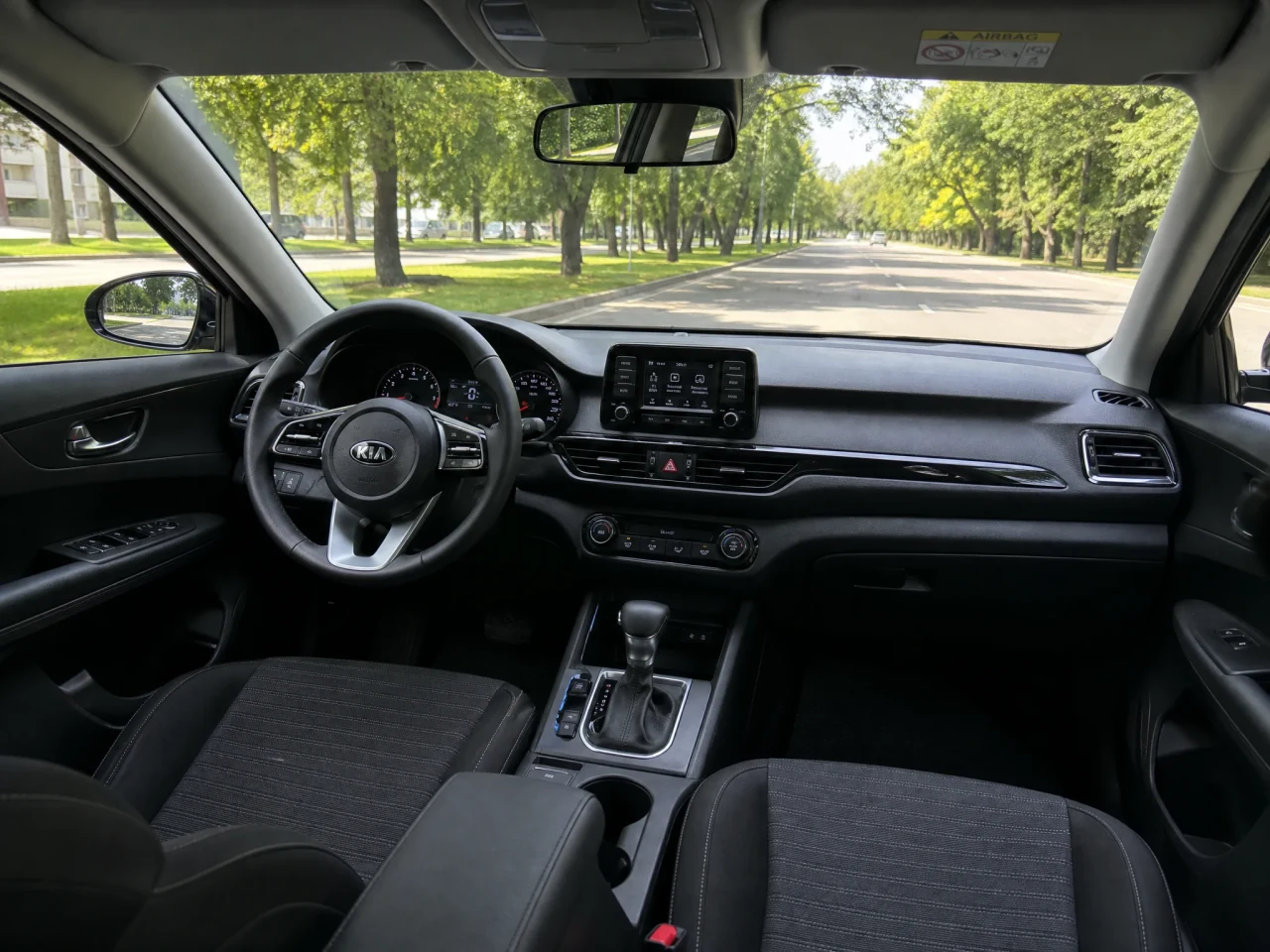 Kia Cerato — салон