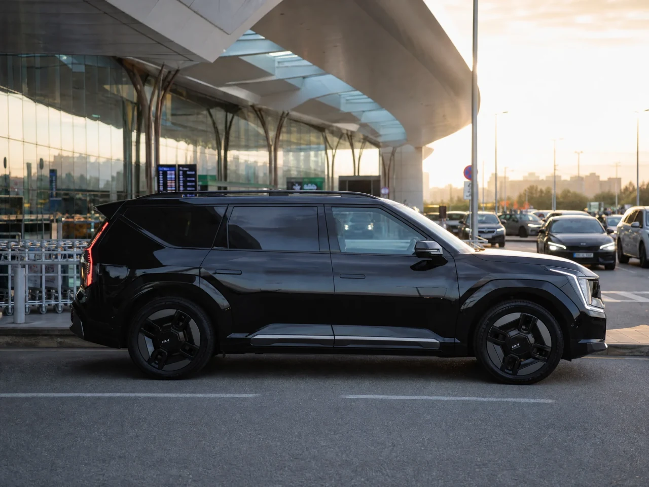 Kia EV9 — сбоку