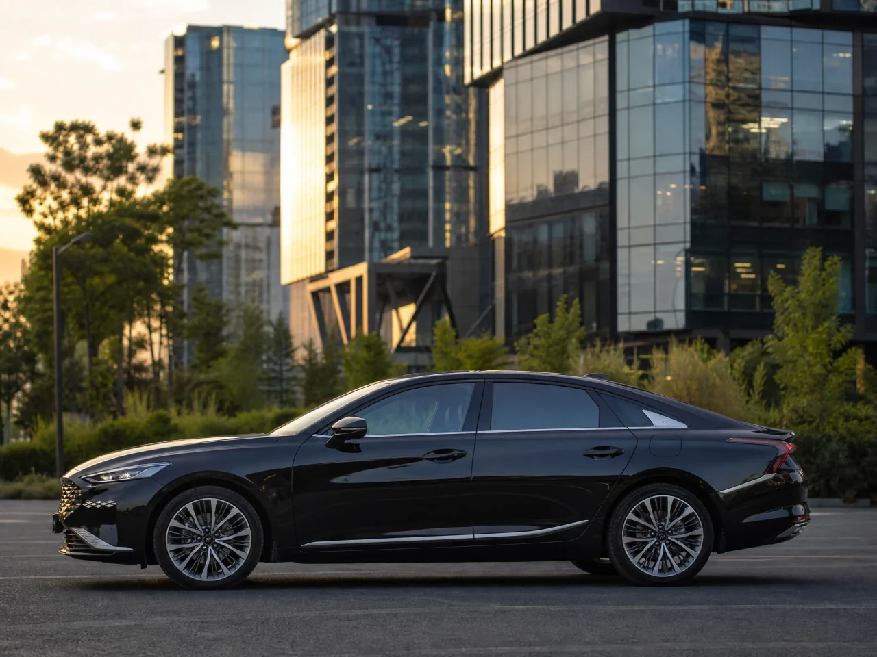 Kia K8 — сбоку