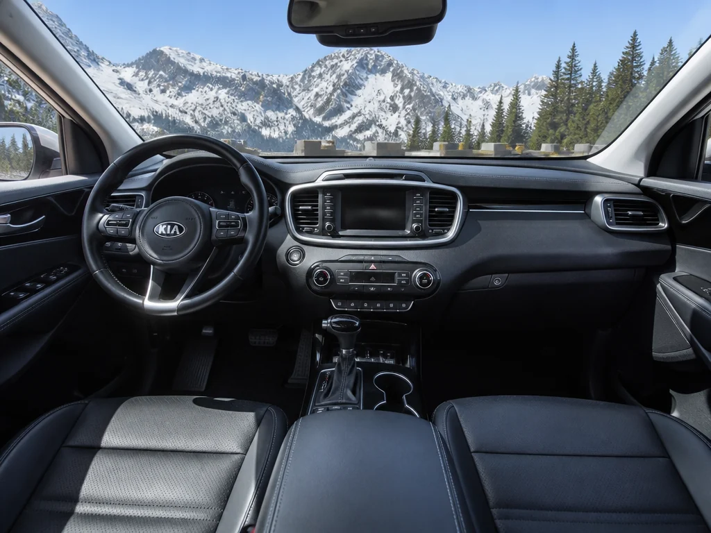 Kia Sorento 2017 — салон