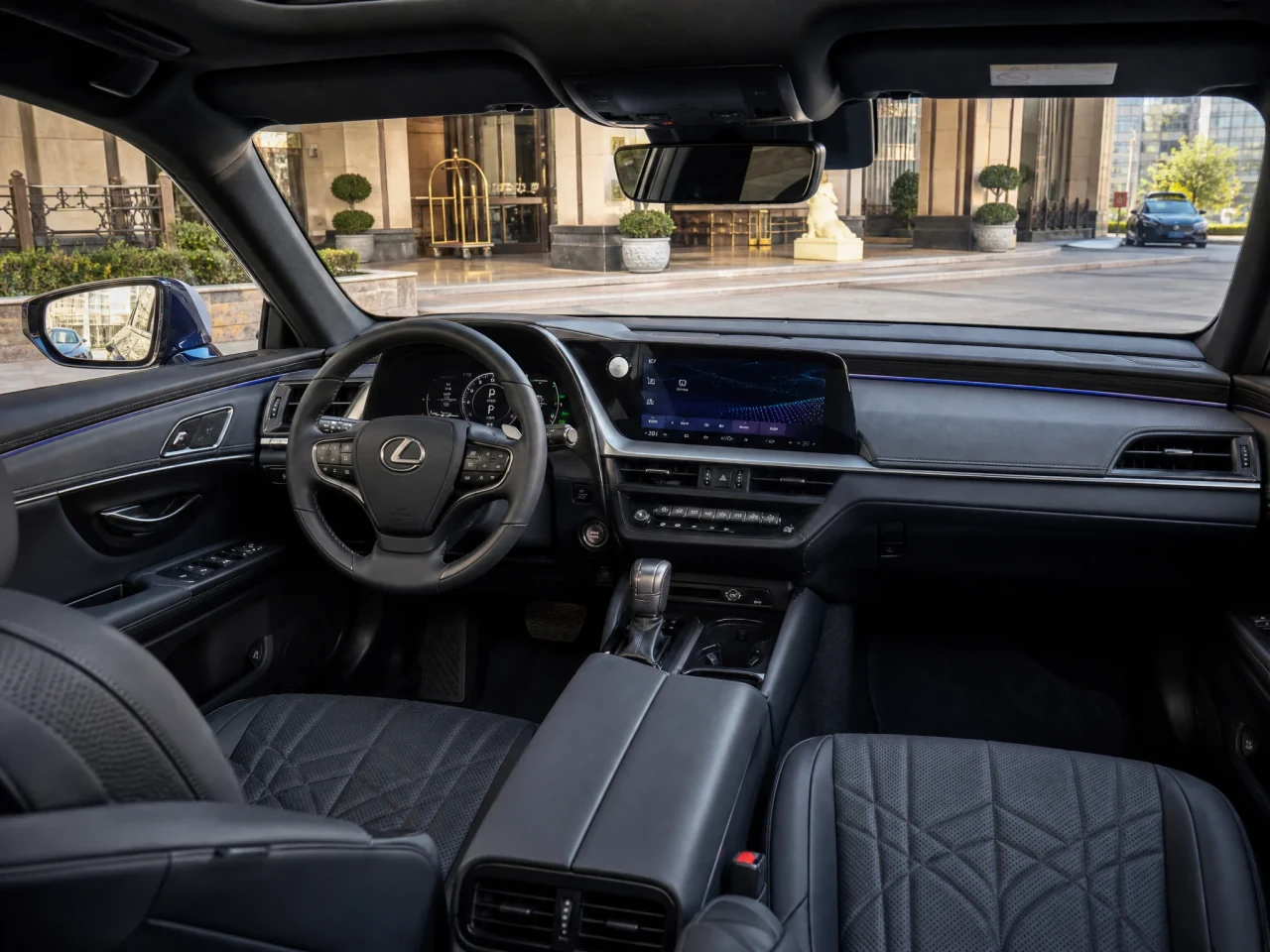 Lexus ES — салон