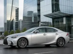 Lexus IS 2017 — side