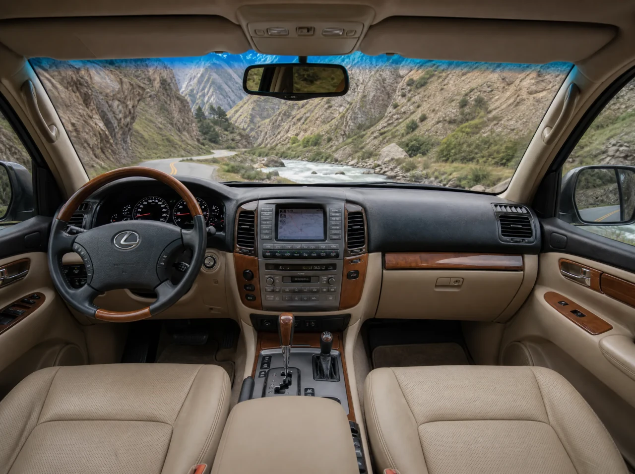 Lexus LX 470 — салон