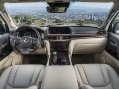 Lexus LX 570 2014 — салон