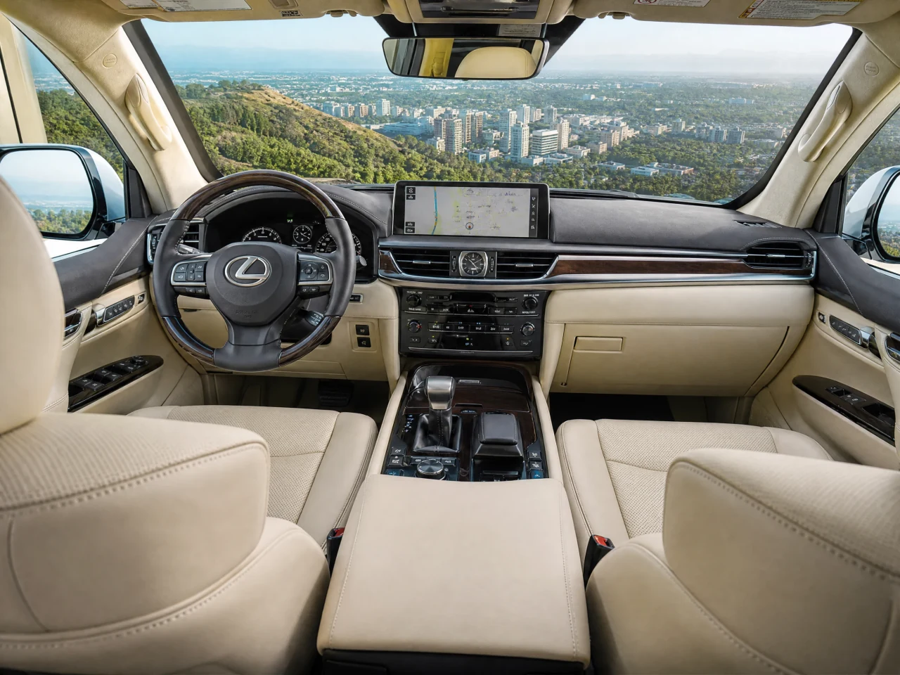 Lexus LX 570 — салон