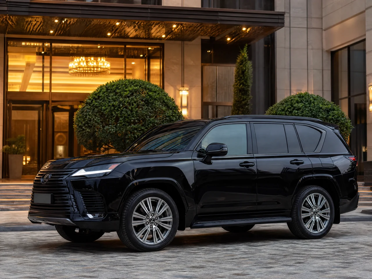 Lexus LX 600 — сбоку