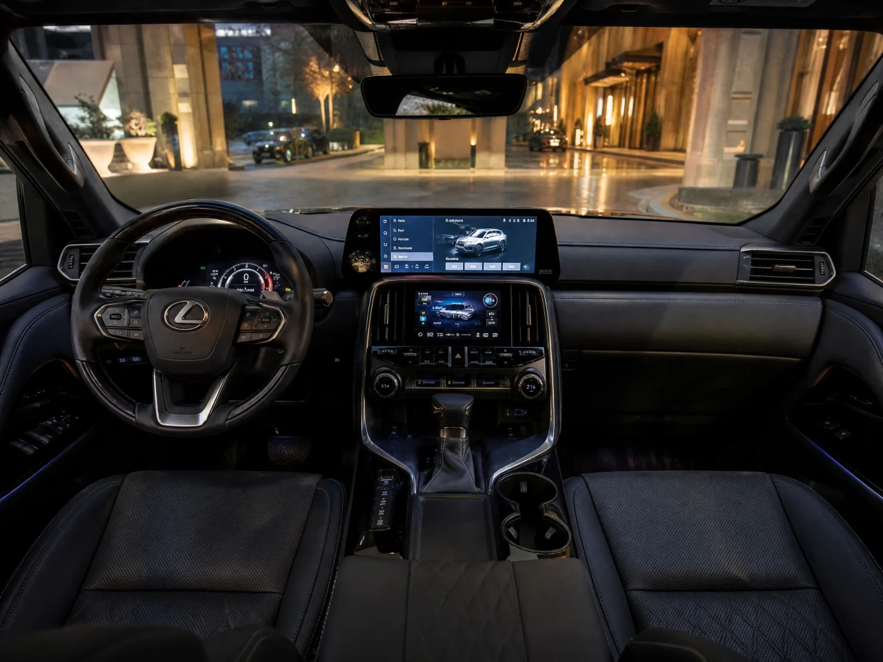 Lexus LX 600 — салон