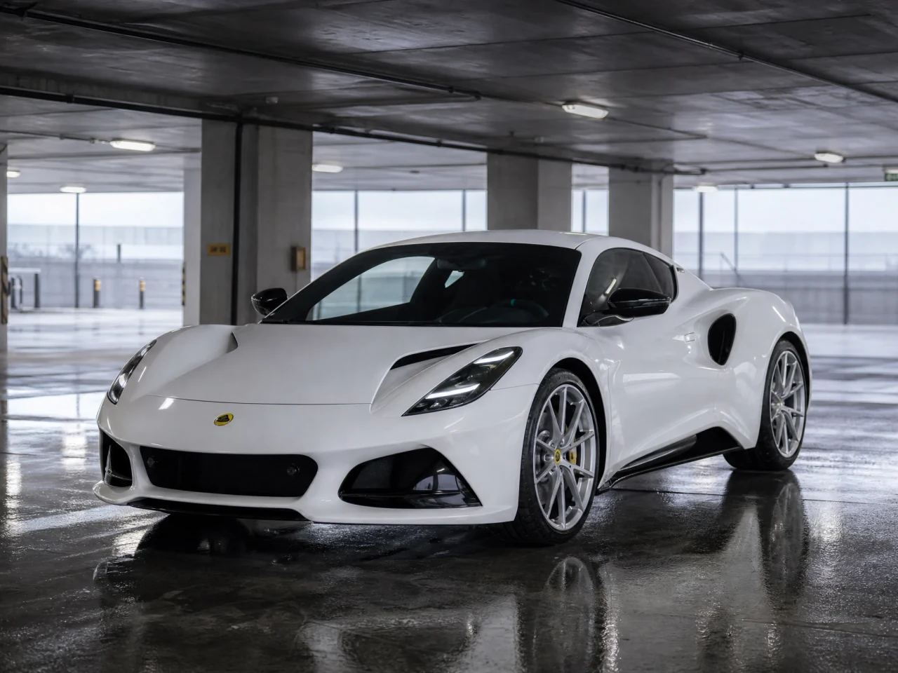 Lotus Emira — аренда в Алматы