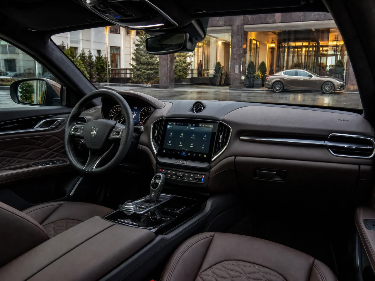 Maserati Ghibli — салон