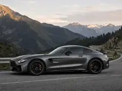 Mercedes-AMG GT 2015 — side