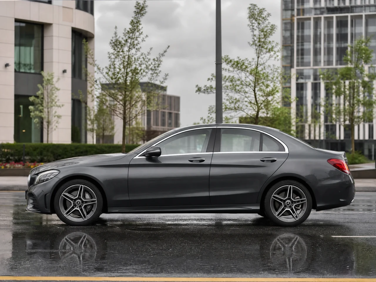 Mercedes-Benz C-Class — сбоку