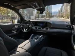 Mercedes-Benz GLS 2023 — салон