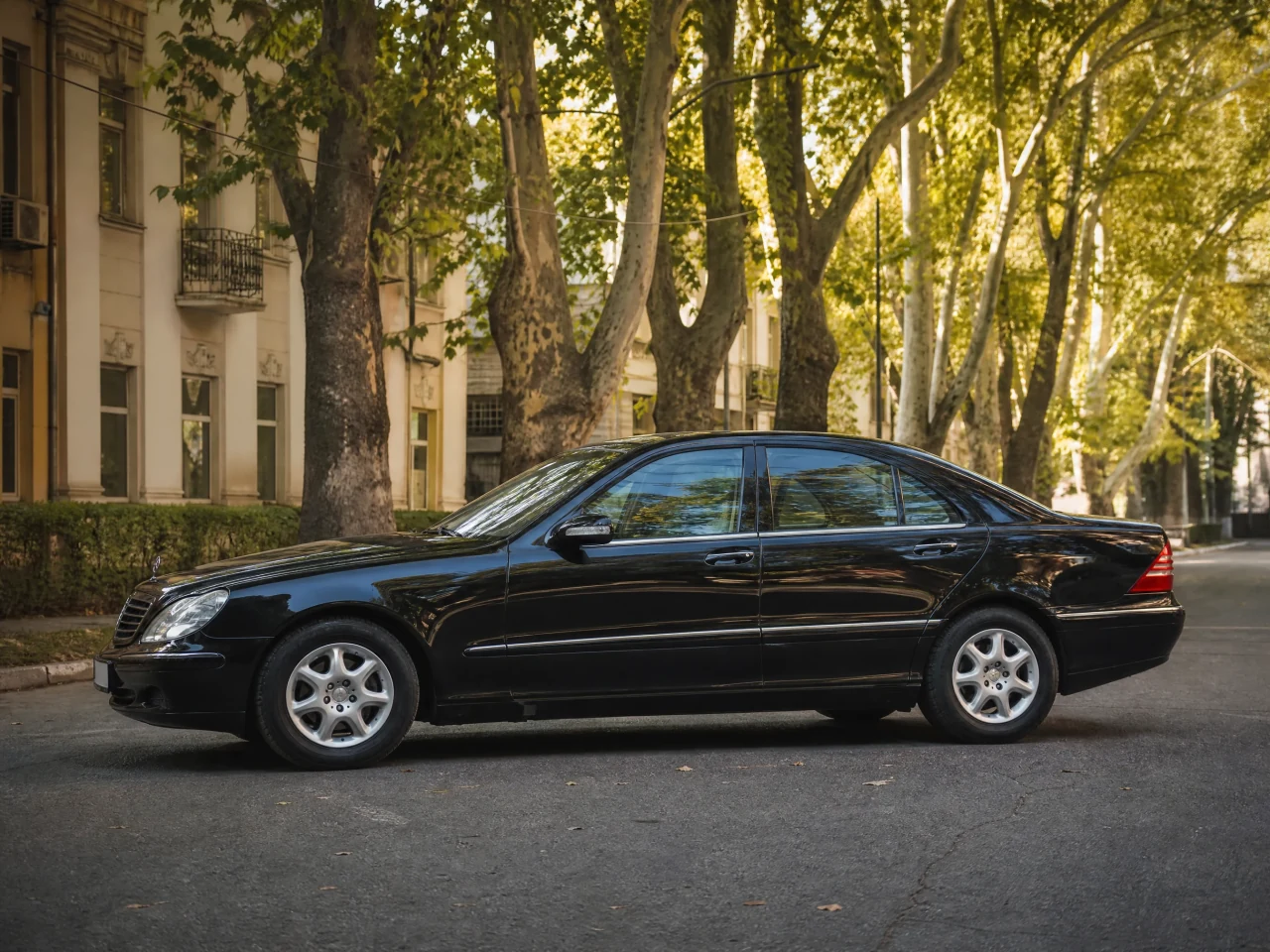 Mercedes-Benz S-Class W220 — сбоку