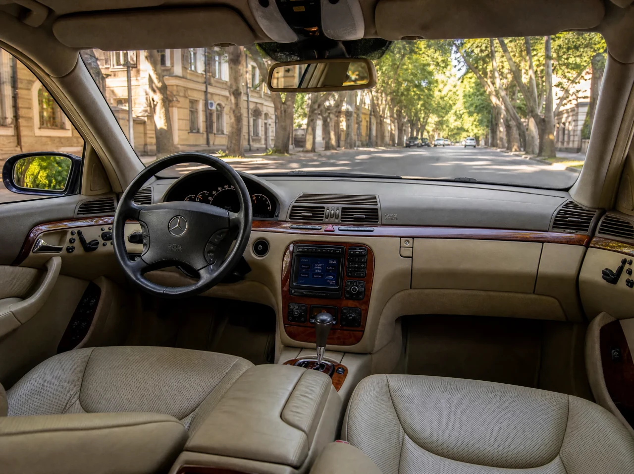 Mercedes-Benz S-Class W220 — салон