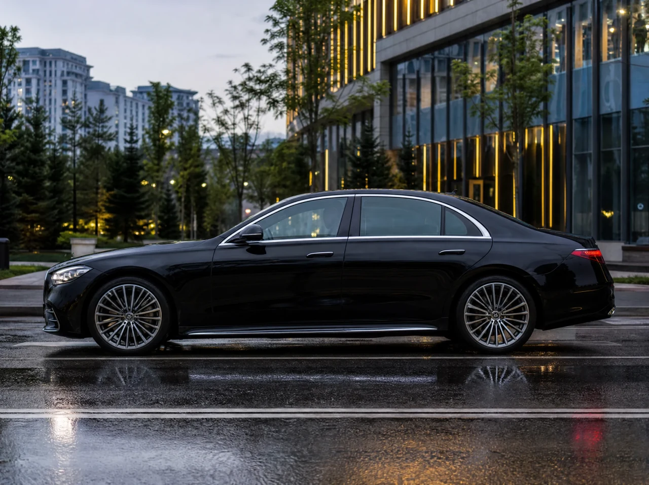 Mercedes-Benz S-Class W223 — сбоку