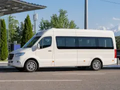 Mercedes-Benz Sprinter 2017 — сбоку