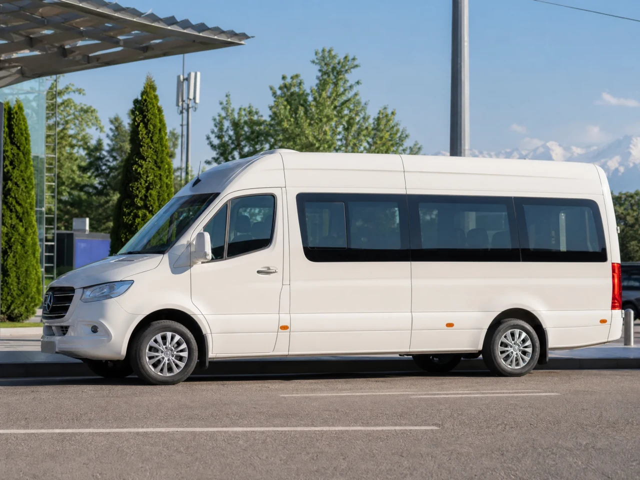Mercedes-Benz Sprinter — сбоку