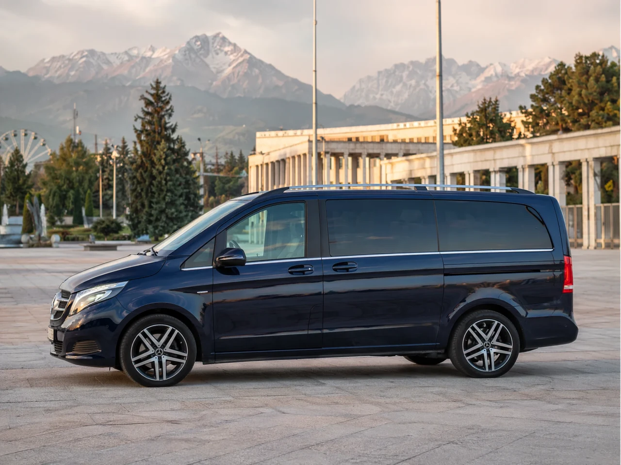 Mercedes-Benz V-Class — сбоку