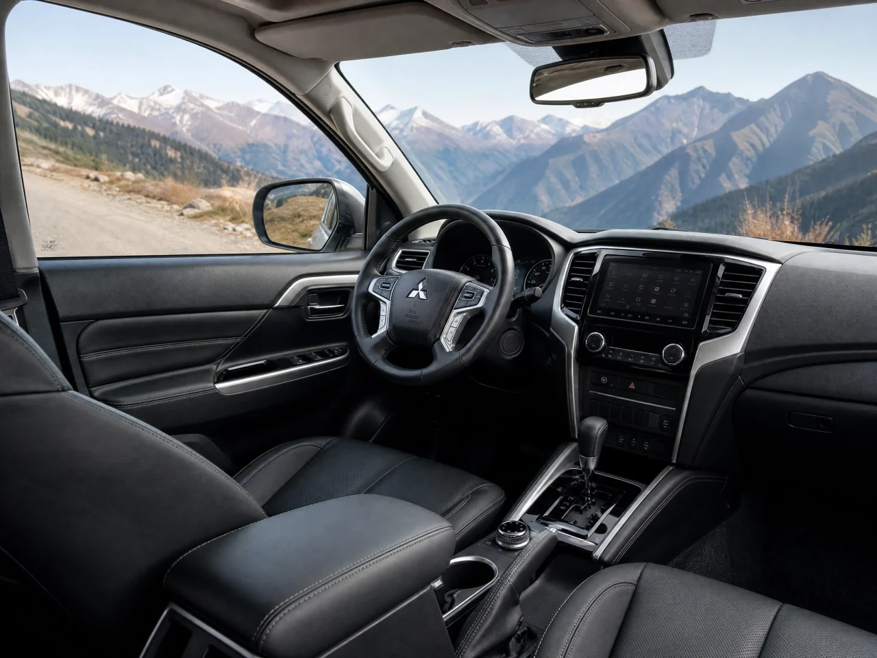Mitsubishi L200 — салон
