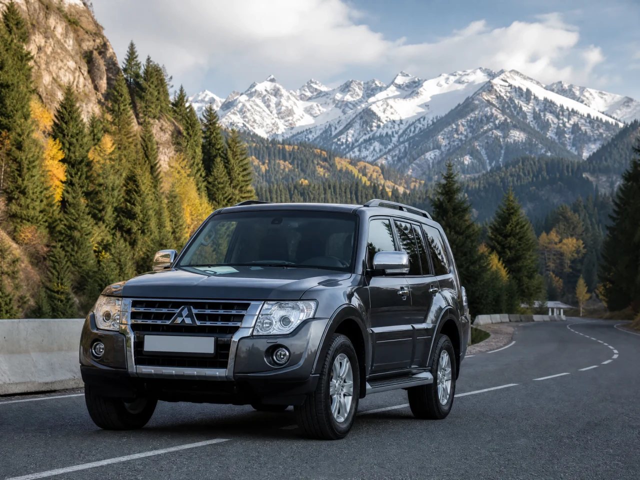 Mitsubishi Pajero — спереди