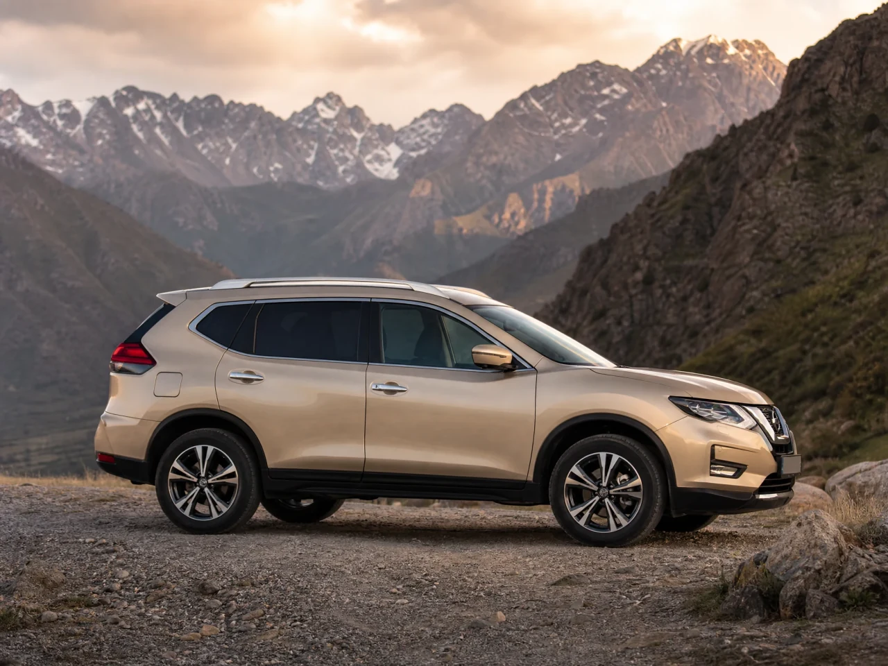 Nissan X-Trail — сбоку
