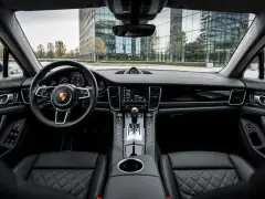 Porsche Panamera 2016 — interior